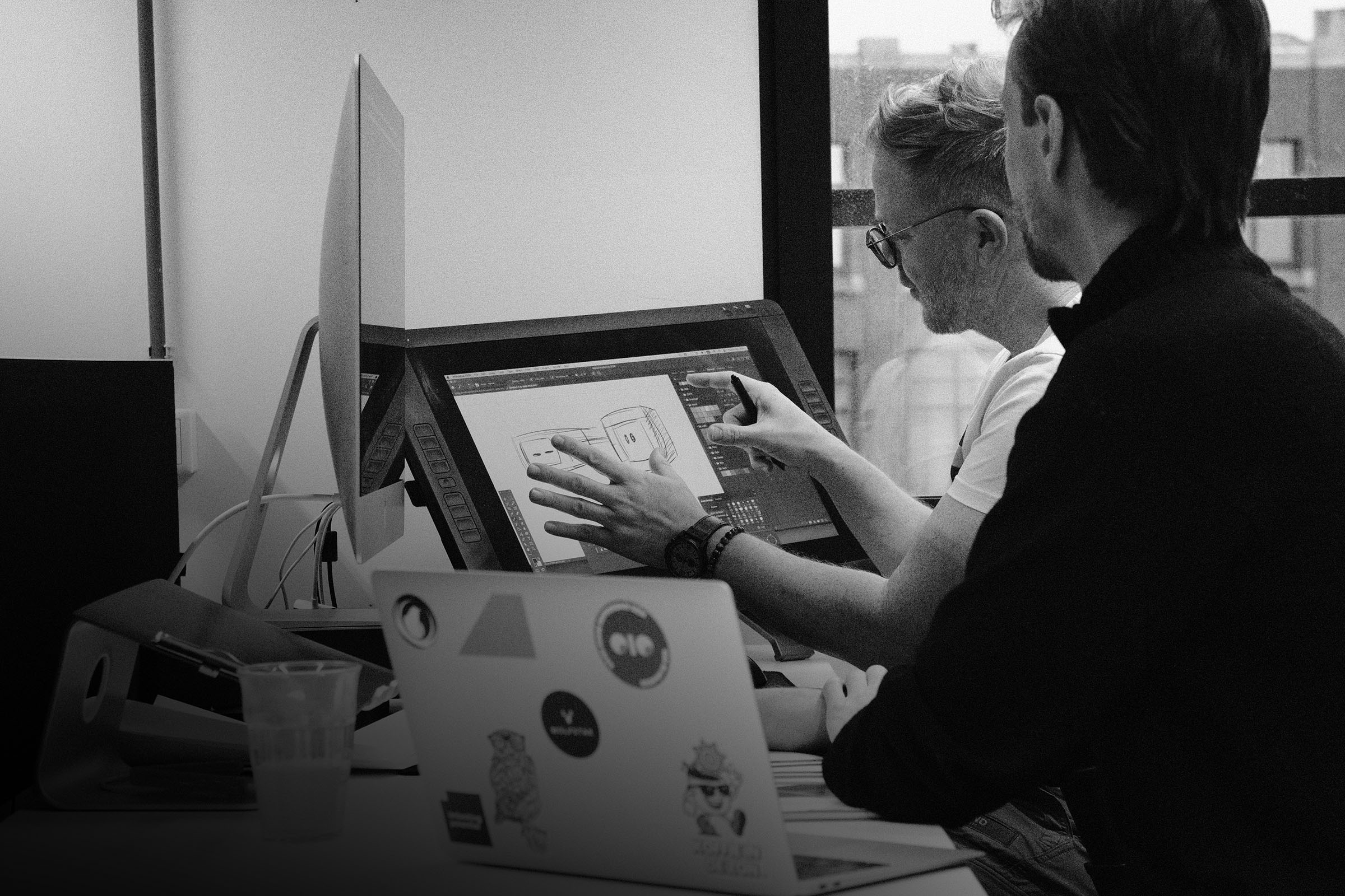 Laptop met zwarte woordenlijst voor Dizzy Data